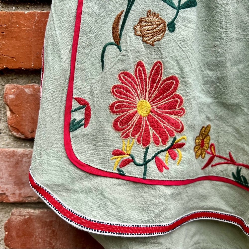 Urban Dazy Embroidered Floral Boho Shorts - Picture 4 of 6